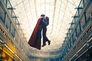 Recenze: Zrodil se hit. Superman je impozantní film i rodinná podívaná - Seznam Zprávy